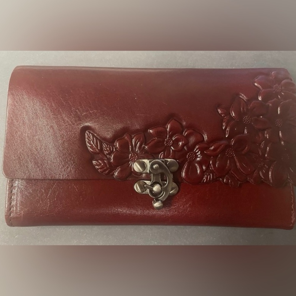 Romantic Patricia Nash Elegant Red Floral Women's Wallet